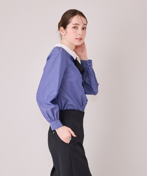 Audie a Muses(オーディアミューズ)の「ダブルカラーコサージュ付きブラウス(シャツ/ブラウス・レディース・ブラック/オフホワイト/ブルー・38/42)」の7枚目の写真