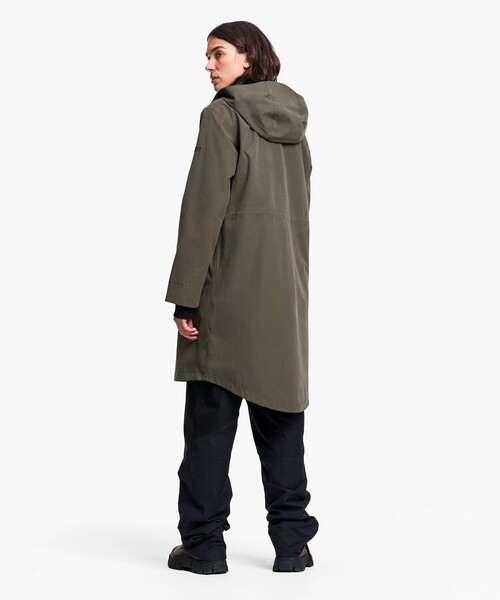 AIGLE（エーグル）の「透湿防水 トラペーズ ベルベットロングコート（モッズコート・レディース・ダークグリーン/ダークブラウン・40/38/36）」の15枚目の写真