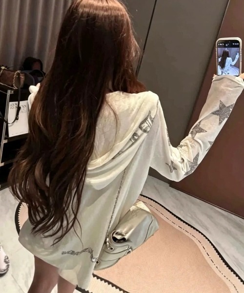 yuue' ( wear )(ユーイ)の「ラインストーンカットジップパーカー(パーカー・レディース・グレー/ブラック/ホワイト・FREE)」の8枚目の写真