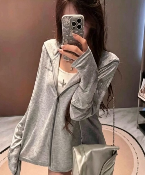yuue' ( wear )(ユーイ)の「ラインストーンカットジップパーカー(パーカー・レディース・グレー/ブラック/ホワイト・FREE)」の13枚目の写真