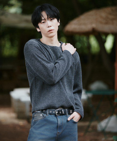 GCLIP(ジクリップ)の「リブラウンドネック セミクロップドニット ロングスリーブTシャツ 3色(Tシャツ/カットソー・メンズ・ブラック/グレー/ダークグレー・FREE)」の5枚目の写真