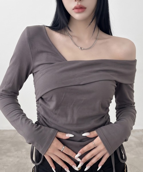 non-hedge（ノンヘッジ）の「ワンショルダードロストショート丈トップス（Tシャツ/カットソー・レディース・ブラック/オフホワイト/チャコールグレー・FREE）」の3枚目の写真