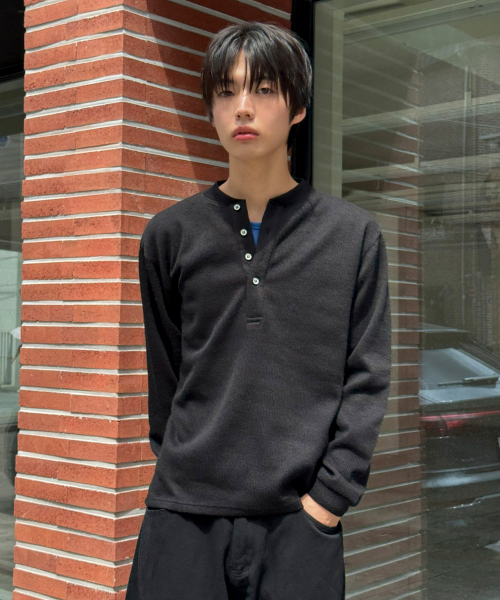 SIGNATURE（シグネチャ）の「ソフトタッチ ヘンリーネック ロングスリーブ ニット[ブラック]（ニット/セーター・レディース・その他・MEDIUM/LARGE）」の3枚目の写真