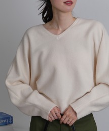 Vネックもっちり肌触りの ゆったりシルエット リラックスニット