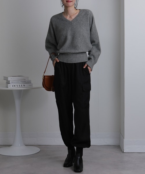 Seop（セオピ）の「Vネックもっちり肌触りの ゆったりシルエット リラックスニット（ニット/セーター・レディース・ブラック/アイボリー/グレー/ワインレッド/ベージュ・M）」の19枚目の写真