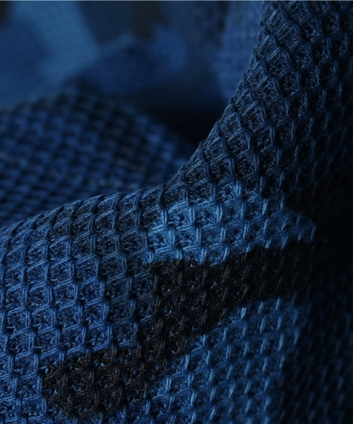 VENCEEXCHANGE（ヴァンスエクスチェンジ）の「kids 鹿の子ジップパーカー カモフラ総プリント（パーカー・キッズ・ネイビー/ブラック・130cm/140cm/150cm/120cm）」の6枚目の写真