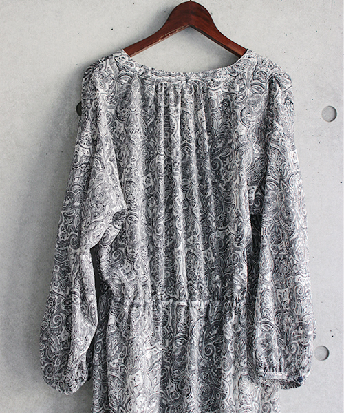 laboratory work（ラボラトリーワーク）の「【繊細な生地感＊】ペイズリーガウンマキシワンピース（ワンピース・レディース・ブラック/ブラウン・MEDIUM）」の13枚目の写真