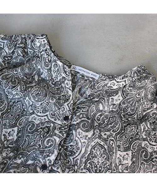 laboratory work（ラボラトリーワーク）の「【繊細な生地感＊】ペイズリーガウンマキシワンピース（ワンピース・レディース・ブラック/ブラウン・MEDIUM）」の14枚目の写真
