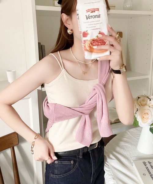 classicalelf（クラシカルエルフ）の「お洒落レディのマストアイテム。ダブルストラップカップ付キャミ（キャミソール・レディース・グレイッシュベージュ/ブラック/カーキ/オフホワイト/杢グレー/チャコールグレー/ネイビー/グレイッシュブルー/モスグリーン/ベージュ/イエロー/ピンク/ホワイト・LARGE/MEDIUM/XX-LARGE/X-LARGE/XXX-LARGE/SMALL）」の16枚目の写真