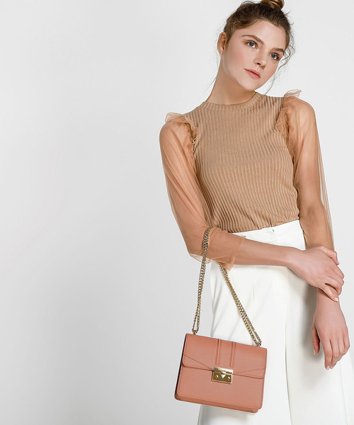 CHARLES & KEITH（チャールズ & キース）の「プッシュロックショルダー