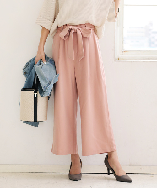 andme(アンドミー)の「きれいめツイルリボンクロップド丈ワイドパンツ(スラックス・レディース・チャコールグレー/ネイビー/ベージュ系その他/ブラック/グリーン系その他/バイオレット/ピンク/ダークカーキ/オレンジ系その他/グレー系その他/マスタード/モカ/ラベンダー/ベージュ系その他2/ベージュ系その他3・M/L/S/XL)」の14枚目の写真