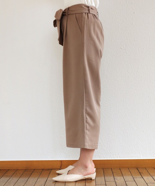 セール】きれいめツイルリボンクロップド丈ワイドパンツ