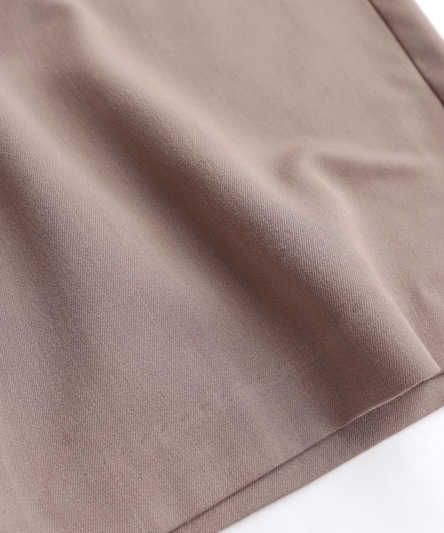 andme(アンドミー)の「きれいめツイルリボンクロップド丈ワイドパンツ(スラックス・レディース・チャコールグレー/ネイビー/ベージュ系その他/ブラック/グリーン系その他/バイオレット/ピンク/ダークカーキ/オレンジ系その他/グレー系その他/マスタード/モカ/ラベンダー/ベージュ系その他2/ベージュ系その他3・M/L/S/XL)」の22枚目の写真