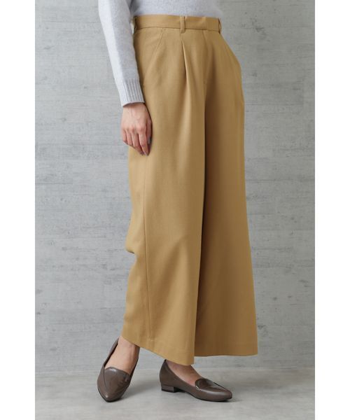 NATURAL BEAUTY BASIC（ナチュラルビューティーベーシック）の「【Oggi 11月号掲載】60/2ハイカウントサキソニーワイドPN（その他パンツ・レディース・ベージュ/ネイビー/グレー・SMALL/MEDIUM/X-SMALL）」の2枚目の写真