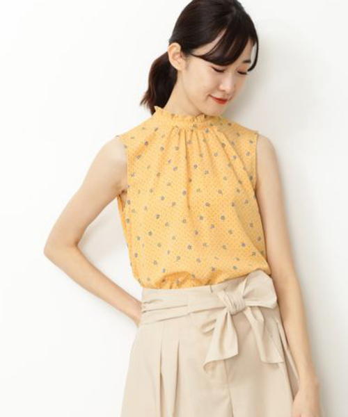 NATURAL BEAUTY BASIC（ナチュラルビューティーベーシック）の「手洗い可能/ドット×フラワースタンドネックブラウス（シャツ/ブラウス・レディース・イエロー系その他/ブラック系その他・SMALL/MEDIUM）」の2枚目の写真