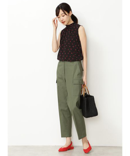 NATURAL BEAUTY BASIC（ナチュラルビューティーベーシック）の「手洗い可能/ドット×フラワースタンドネックブラウス（シャツ/ブラウス・レディース・イエロー系その他/ブラック系その他・SMALL/MEDIUM）」の6枚目の写真