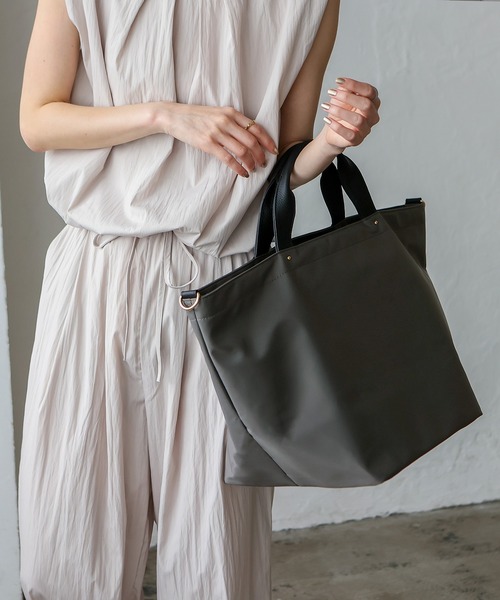 VitaFelice（ヴィータフェリーチェ）の「本革ハンドル2wayビッグナイロントートバッグ（ボストンバッグ・レディース・ブラック/チャコールグレー/ネイビー/パープル/ベージュ系その他・FREE）」の22枚目の写真