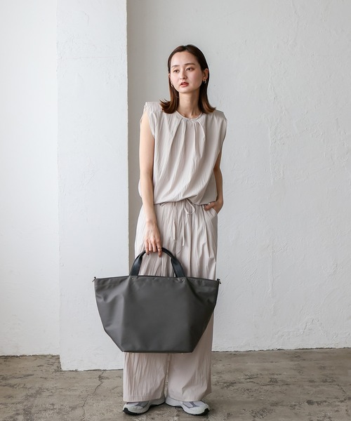 VitaFelice（ヴィータフェリーチェ）の「本革ハンドル2wayビッグナイロントートバッグ（ボストンバッグ・レディース・ブラック/チャコールグレー/ネイビー/パープル/ベージュ系その他・FREE）」の18枚目の写真