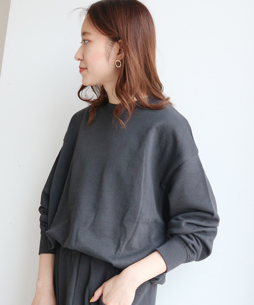 AMERICAN HOLIC(アメリカンホリック)の「ドロップショルダー裾ギャザー裏毛プルオーバー *(Tシャツ/カットソー・レディース・チャコールグレー/パープル/カーキ/イエロー/ホワイト系その他/その他7/グレー系その他4・M/L)」の3枚目の写真