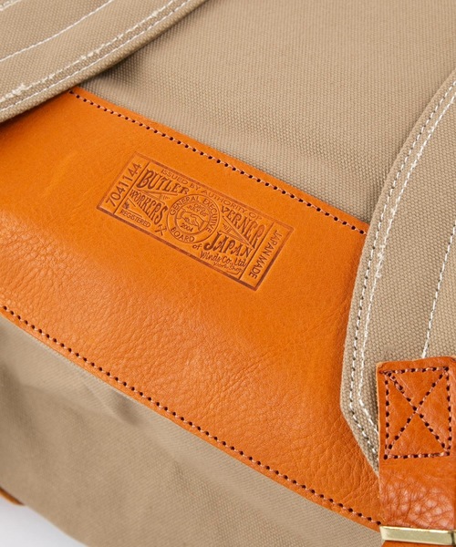 Butler Verner Sails(バトラーヴァーナーセイルス)の「オイルレザーミリタリーリュック(バックパック/リュック・メンズ・キナリ/ブラック/ベージュ・FREE)」の10枚目の写真