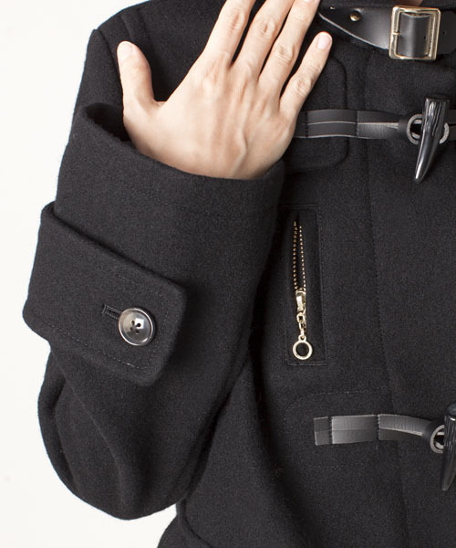 NANO universe(ナノユニバース)の「ハードメルトンショートダッフルコート(ダッフルコート・レディース・ブラック/ベージュ/ネイビー・36/38)」の6枚目の写真