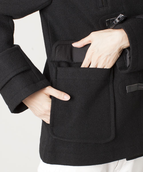 NANO universe(ナノユニバース)の「ハードメルトンショートダッフルコート(ダッフルコート・レディース・ブラック/ベージュ/ネイビー・36/38)」の4枚目の写真