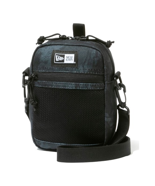 NEW ERA（ニューエラ）の「ニューエラ ショルダーポーチ 1.7L NEW ERA（ショルダーバッグ・メンズ・ブラック×イエロー/ブラック×ホワイト/タイガーカモ/ブラック/レッド/その他/ブラック系その他/レッド系その他/カーキ/ブラック系その他2/ブラック系その他4/ベージュ/ブラック系その他5/ブラック×グリーン・FREE）」の3枚目の写真