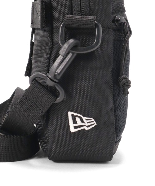NEW ERA（ニューエラ）の「ニューエラ ショルダーポーチ 1.7L NEW ERA（ショルダーバッグ・メンズ・ブラック×イエロー/ブラック×ホワイト/タイガーカモ/ブラック/レッド/その他/ブラック系その他/レッド系その他/カーキ/ブラック系その他2/ブラック系その他4/ベージュ/ブラック系その他5/ブラック×グリーン・FREE）」の21枚目の写真