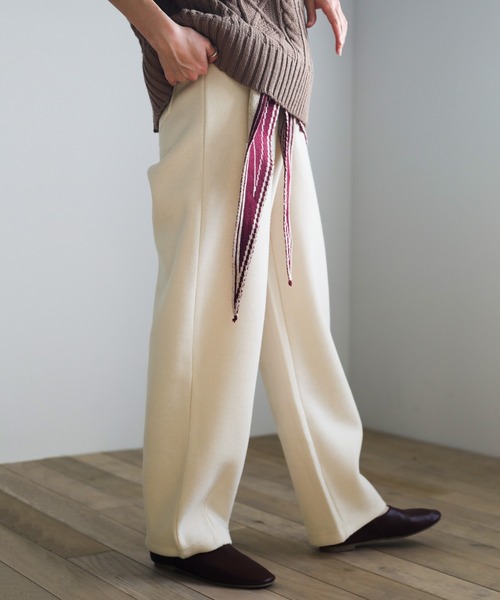 select MOCA(セレクトモカ)の「シンプルストレートニットパンツ(その他パンツ・レディース・ダークグレー/アイボリー/ベージュ・MEDIUM/SMALL)」の2枚目の写真