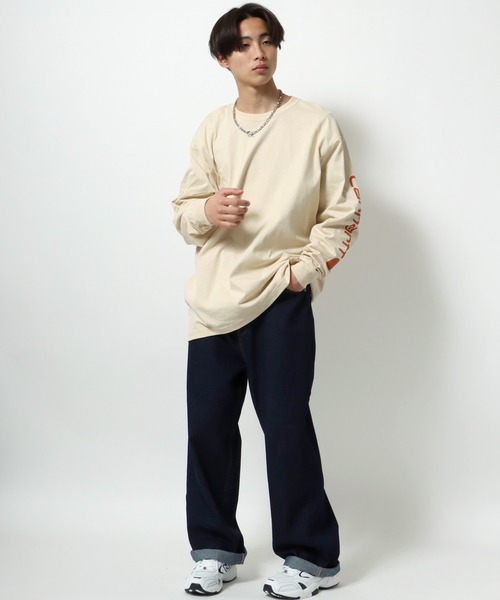 Carhartt（カーハート）の「carhartt（カーハート）LONGSLEEVE GRAPHIC TEE/ブランドロゴ袖プリントロンT/長袖Tシャツ（Tシャツ/カットソー・メンズ・チャコールグレー/ブラック/ネイビー/グレー/ダークオリーブ/ライトブルー/アイボリー/イエロー/ワインレッド・S/M/L/XL）」の12枚目の写真