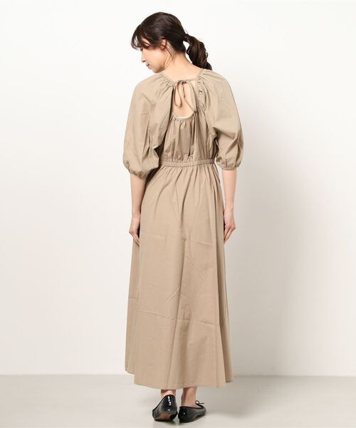 バックオープンボリュームスリーブワンピース