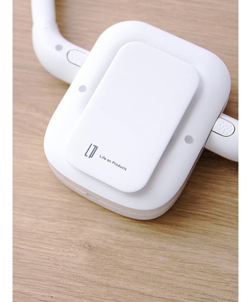 on the day（オンザデイ）の「PRISMATE(プリズメイト) フレキシブル ハンズフリーファン（生活家電・メンズ・ネイビー/ホワイト・FREE）」の3枚目の写真