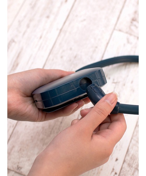 on the day（オンザデイ）の「PRISMATE(プリズメイト) フレキシブル ハンズフリーファン（生活家電・メンズ・ネイビー/ホワイト・FREE）」の7枚目の写真