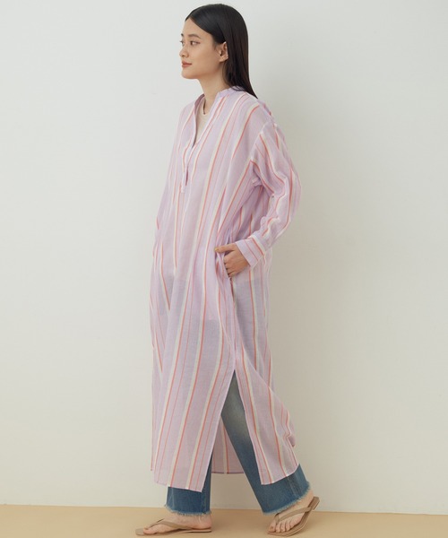 ADAM ET ROPE'（アダムエロペ）の「フェイクレザースクエアビーチサンダル（サンダル・レディース・ベージュ/ブラック・23.5cm/24.0cm/24.5cm/23.0cm）」の16枚目の写真