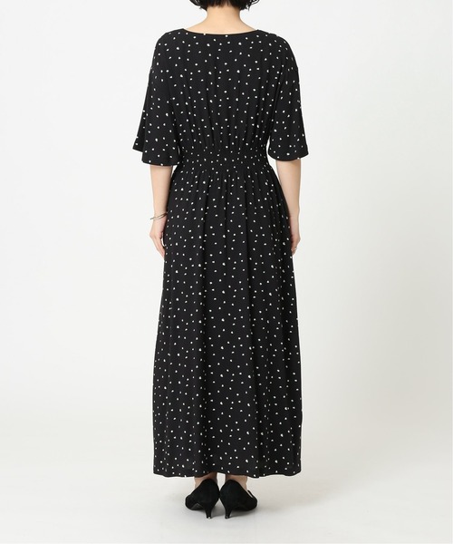 JOURNAL STANDARD relume（ジャーナルスタンダード　レリューム）の「レーヨンフラワープリントスクエアネックワンピース◆（ワンピース・レディース・ブラック/グリーン・FREE）」の14枚目の写真