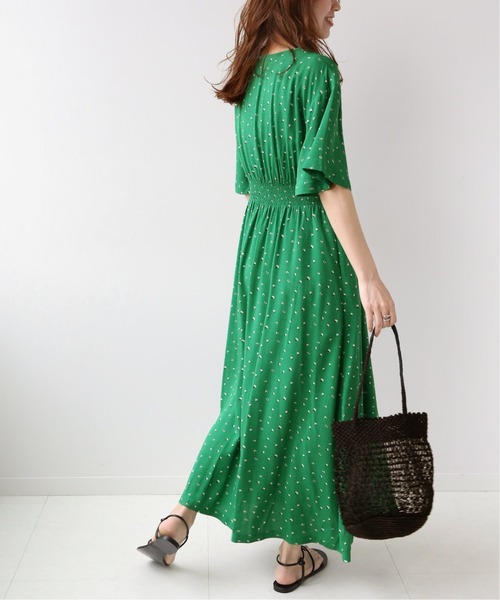 JOURNAL STANDARD relume（ジャーナルスタンダード　レリューム）の「レーヨンフラワープリントスクエアネックワンピース◆（ワンピース・レディース・ブラック/グリーン・FREE）」の10枚目の写真