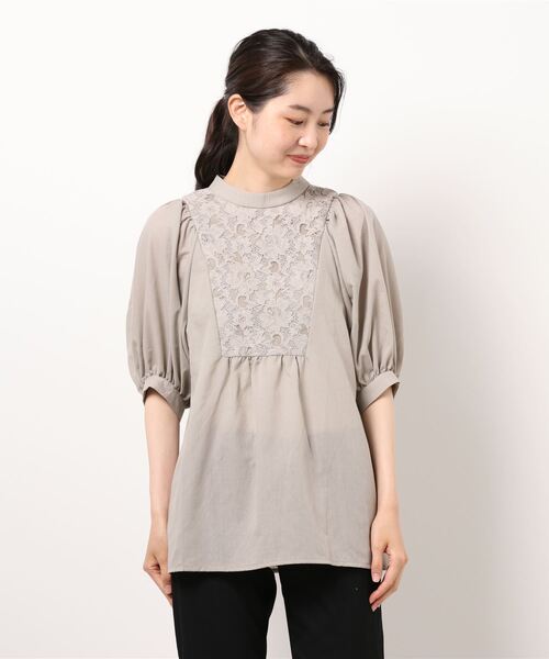 STYLEBLOCK(スタイルブロック)の「ローン×レースボリュームスリーブブラウス(シャツ/ブラウス・レディース・グレイッシュベージュ/ブラック/オフホワイト/ライトベージュ・M)」の2枚目の写真