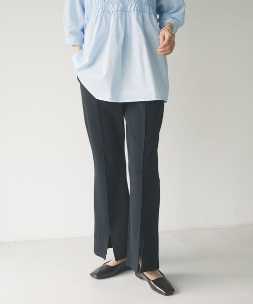 CRAFT STANDARD BOUTIQUE（クラフトスタンダードブティック）の「フロントスリットフレアパンツ　＊◇（スラックス・レディース・ベージュ/イエロー/ブルー系その他7/ブラック・M/L）」の2枚目の写真