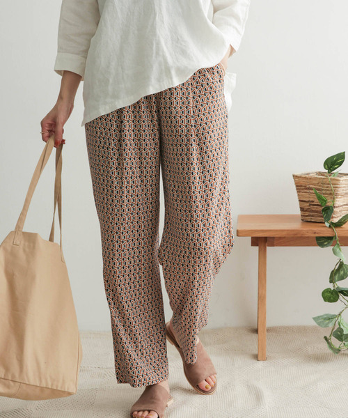 URBAN RESEARCH DOORS(アーバンリサーチドアーズ)の「ジオメトリックプリントパンツ(その他パンツ・レディース・カーキ/キャメル・ONE)」の7枚目の写真