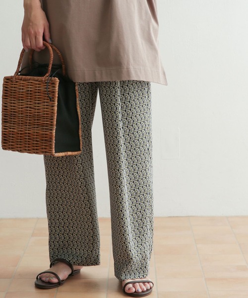 URBAN RESEARCH DOORS(アーバンリサーチドアーズ)の「ジオメトリックプリントパンツ(その他パンツ・レディース・カーキ/キャメル・ONE)」の4枚目の写真