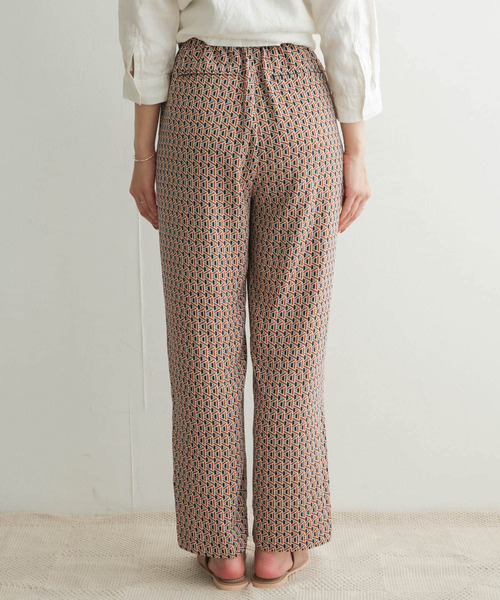 URBAN RESEARCH DOORS(アーバンリサーチドアーズ)の「ジオメトリックプリントパンツ(その他パンツ・レディース・カーキ/キャメル・ONE)」の12枚目の写真