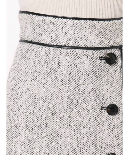 MURUA（ムルーア）の「レザーパイピングタイトスカート（スカート・レディース・アイボリー/ブラック/オレンジ・1/2）」の22枚目の写真