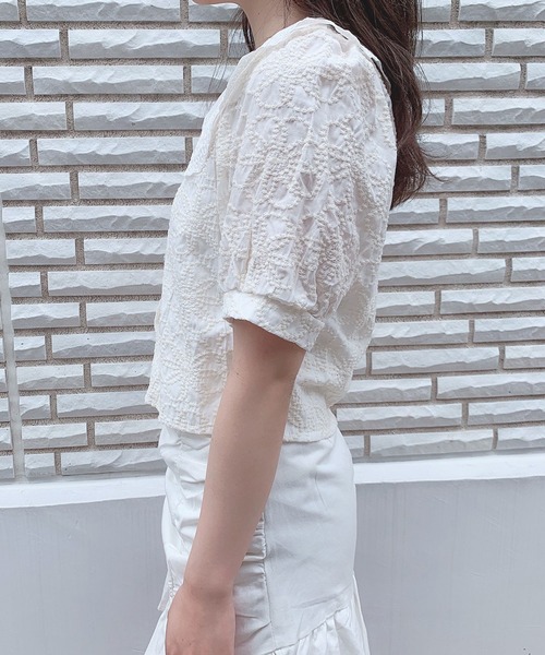 Crea titty&Co. PETIT(クレアティティーアンドコープチ)の「【Crea titty&Co.PETIT】フラワーレースフロント釦ブラウス(シャツ/ブラウス・レディース・オフホワイト/ブルー・FREE)」の6枚目の写真