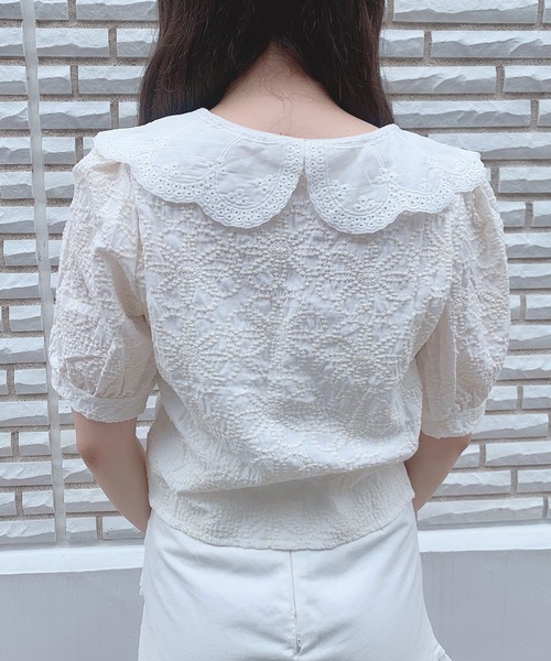 Crea titty&Co. PETIT(クレアティティーアンドコープチ)の「【Crea titty&Co.PETIT】フラワーレースフロント釦ブラウス(シャツ/ブラウス・レディース・オフホワイト/ブルー・FREE)」の5枚目の写真