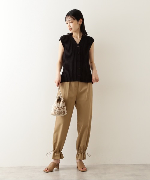 NATURAL BEAUTY BASIC（ナチュラルビューティーベーシック）の「ドロストヘムパンツ/0171230870（その他パンツ・レディース・ベージュ/カーキ・SMALL/MEDIUM）」の17枚目の写真