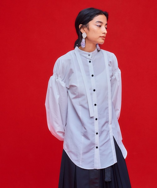 UNITED TOKYO（ユナイテッドトウキョウ）の「エアドライボリュームブラウス（シャツ/ブラウス・レディース・ブラック/オフホワイト・FREE）」の2枚目の写真