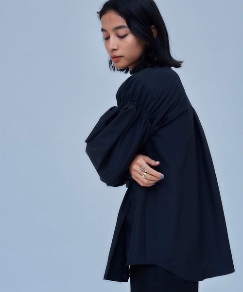 UNITED TOKYO（ユナイテッドトウキョウ）の「エアドライボリュームブラウス（シャツ/ブラウス・レディース・ブラック/オフホワイト・FREE）」の22枚目の写真