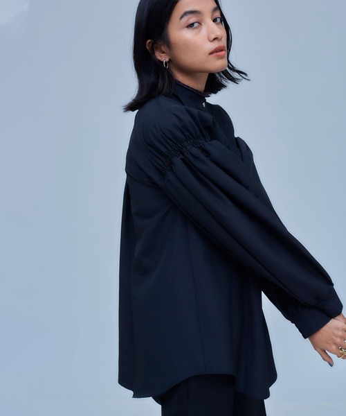 UNITED TOKYO（ユナイテッドトウキョウ）の「エアドライボリュームブラウス（シャツ/ブラウス・レディース・ブラック/オフホワイト・FREE）」の20枚目の写真