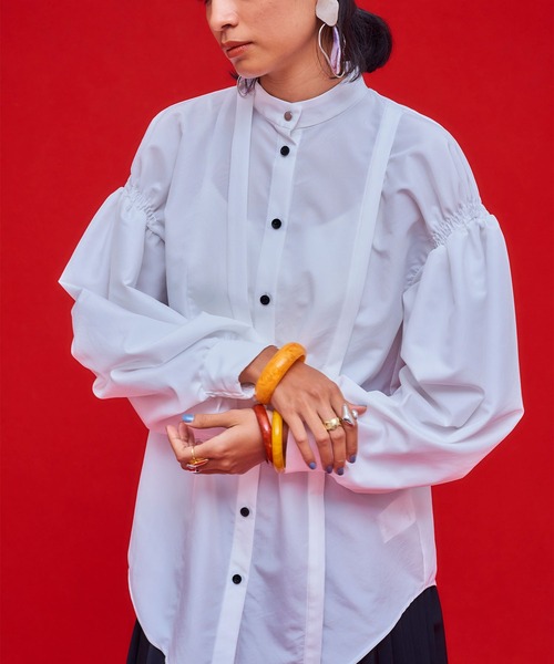 UNITED TOKYO（ユナイテッドトウキョウ）の「エアドライボリュームブラウス（シャツ/ブラウス・レディース・ブラック/オフホワイト・FREE）」の6枚目の写真