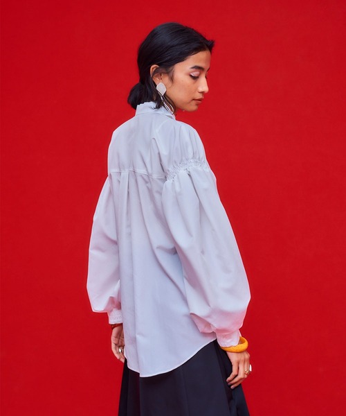 UNITED TOKYO（ユナイテッドトウキョウ）の「エアドライボリュームブラウス（シャツ/ブラウス・レディース・ブラック/オフホワイト・FREE）」の21枚目の写真